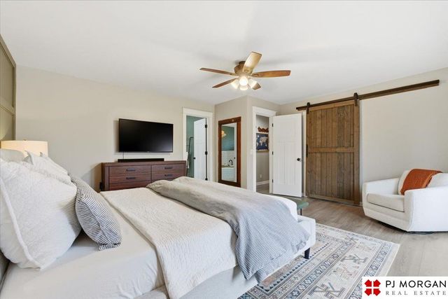 11825 Hickory Road, Omaha, NE 68144