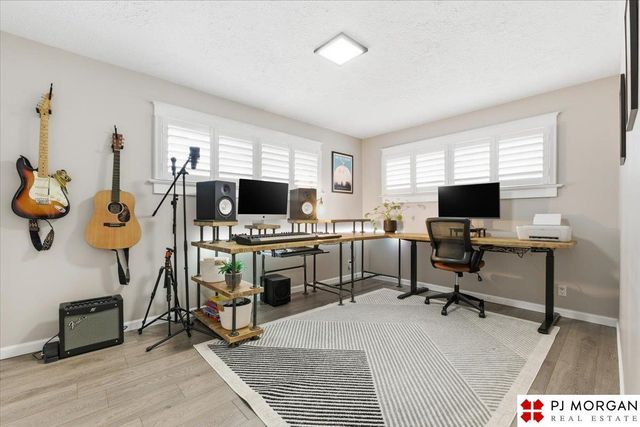 11825 Hickory Road, Omaha, NE 68144