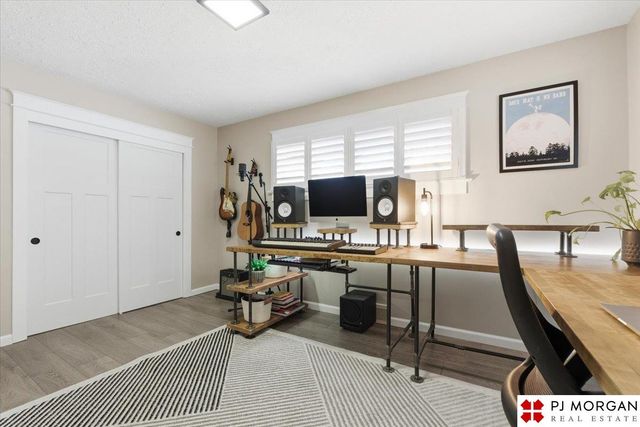 11825 Hickory Road, Omaha, NE 68144