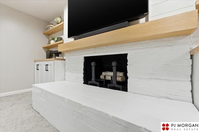 11825 Hickory Road, Omaha, NE 68144