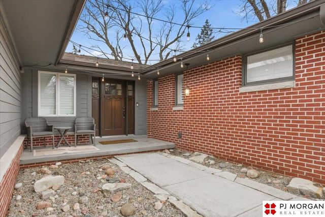 11825 Hickory Road, Omaha, NE 68144