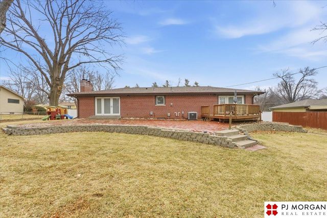 11825 Hickory Road, Omaha, NE 68144