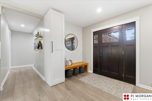 11825 Hickory Road, Omaha, NE 68144