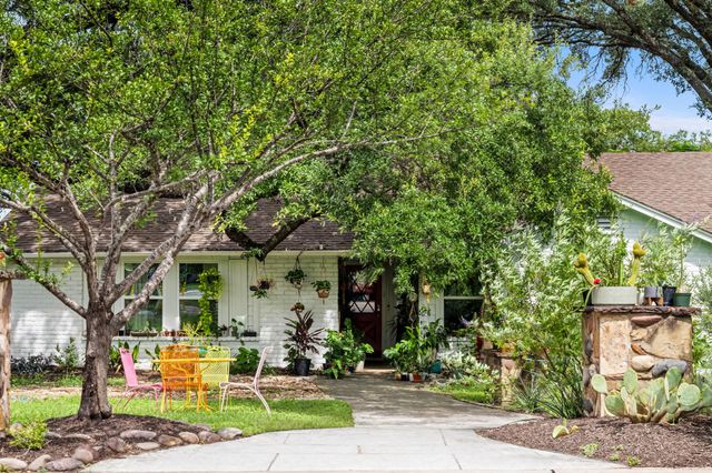 6604 Woodhue DR, Austin, TX 78745