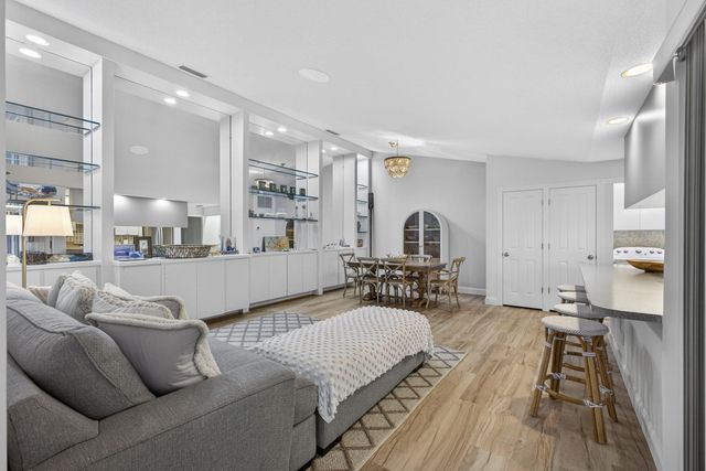 7502 Geminata Oak Court, Palm Beach Gardens, FL 33410