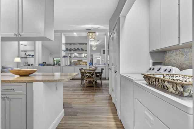 7502 Geminata Oak Court, Palm Beach Gardens, FL 33410