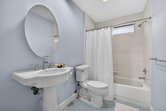 7502 Geminata Oak Court, Palm Beach Gardens, FL 33410