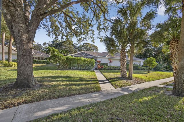 7502 Geminata Oak Court, Palm Beach Gardens, FL 33410
