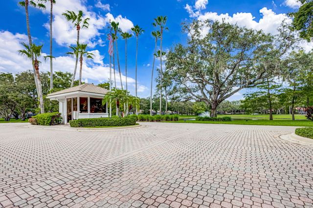 7502 Geminata Oak Court, Palm Beach Gardens, FL 33410