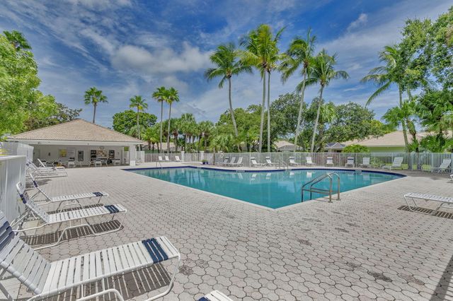 7502 Geminata Oak Court, Palm Beach Gardens, FL 33410