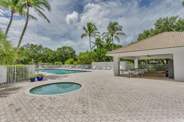7502 Geminata Oak Court, Palm Beach Gardens, FL 33410