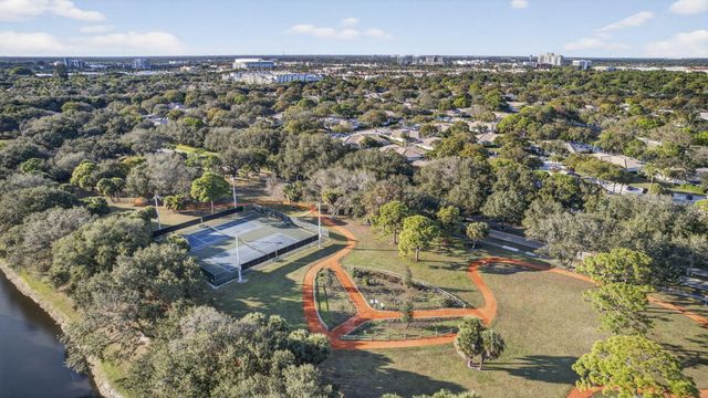 7502 Geminata Oak Court, Palm Beach Gardens, FL 33410