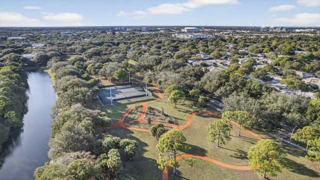 7502 Geminata Oak Court, Palm Beach Gardens, FL 33410