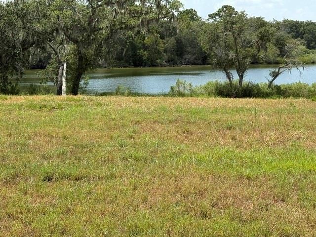 4420 Leslies Way, Dickinson, TX 77539