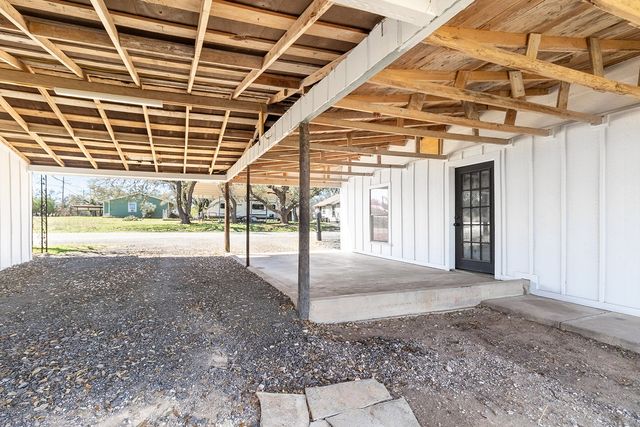 1815 S Oak Street, Brady, TX 76825