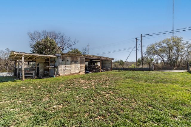 1815 S Oak Street, Brady, TX 76825