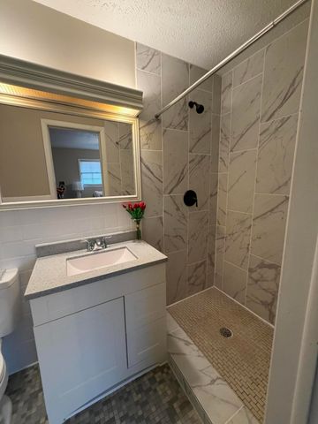 1911 S Saratoga Avenue, Springfield, MO 65804