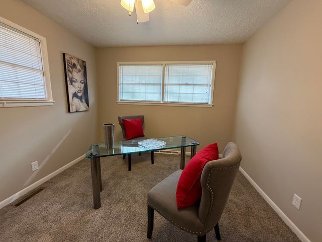 1911 S Saratoga Avenue, Springfield, MO 65804