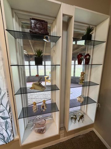 1911 S Saratoga Avenue, Springfield, MO 65804