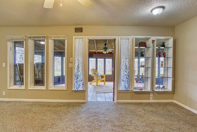 1911 S Saratoga Avenue, Springfield, MO 65804