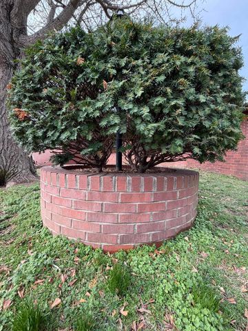 1911 S Saratoga Avenue, Springfield, MO 65804