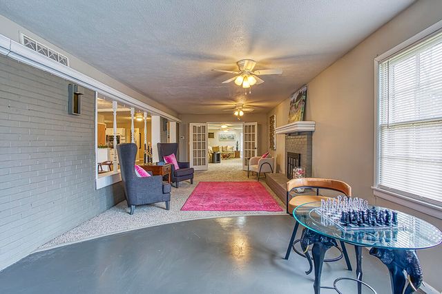 1911 S Saratoga Avenue, Springfield, MO 65804