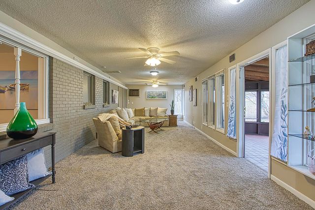 1911 S Saratoga Avenue, Springfield, MO 65804