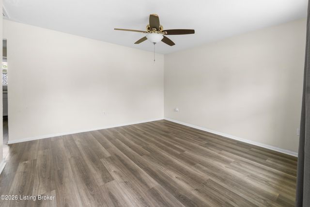 1501 Sadie Ln, Louisville, KY 40216
