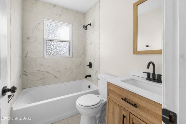 1501 Sadie Ln, Louisville, KY 40216