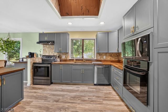 37 Shades Of Death Rd, Liberty Twp., NJ 07838