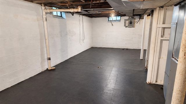 16062 Carlisle Street, Detroit, MI 48205