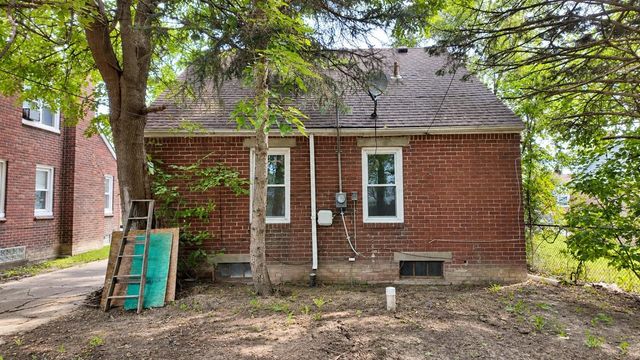 16062 Carlisle Street, Detroit, MI 48205