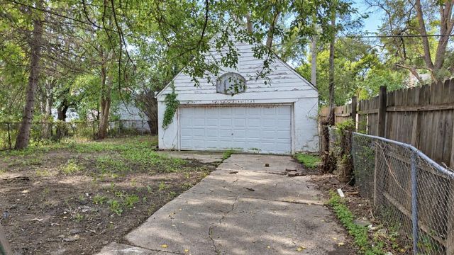 16062 Carlisle Street, Detroit, MI 48205