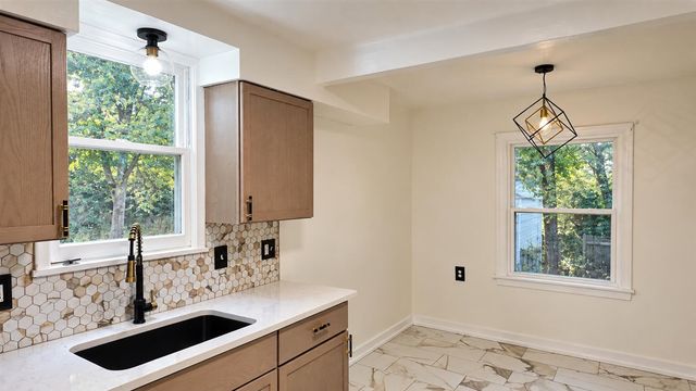 16062 Carlisle Street, Detroit, MI 48205