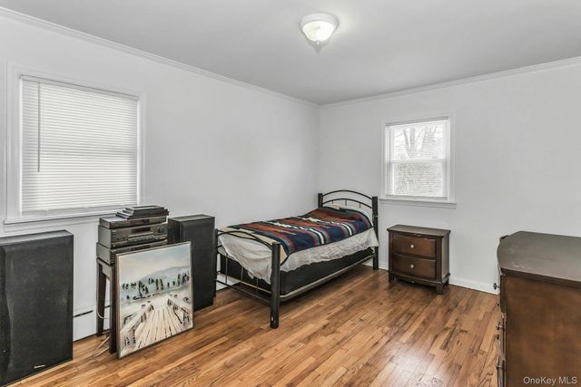 56 Dowsing Place, Amityville, NY 11701