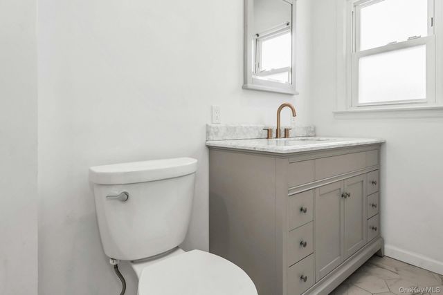 56 Dowsing Place, Amityville, NY 11701