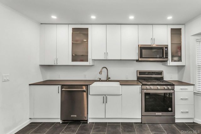 56 Dowsing Place, Amityville, NY 11701