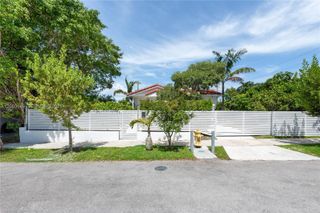 1450 SW 20th Avenue 1450, Miami, FL 33145
