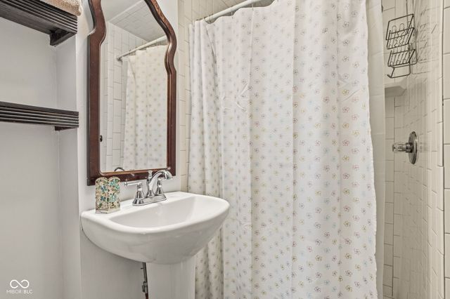 11218 Exchange Street, Indianapolis, IN 46259