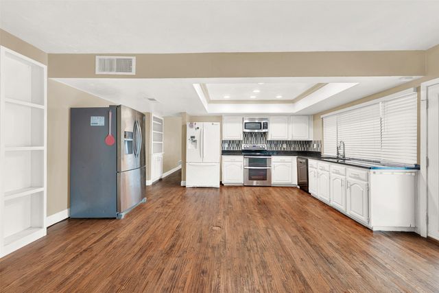 5604 Tyler Street, The Colony, TX 75056