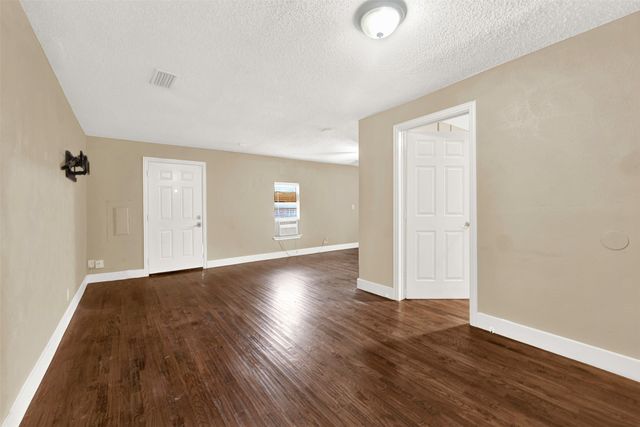 5604 Tyler Street, The Colony, TX 75056