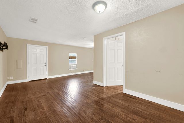 5604 Tyler Street, The Colony, TX 75056