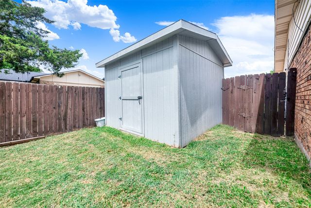 5604 Tyler Street, The Colony, TX 75056