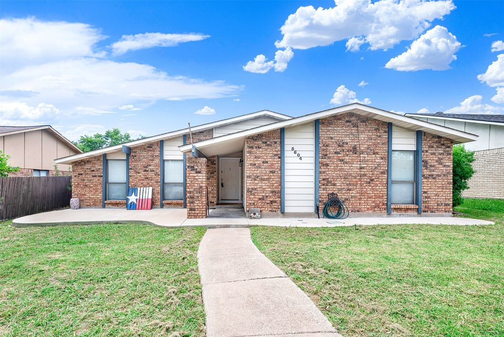 5604 Tyler Street, The Colony, TX 75056
