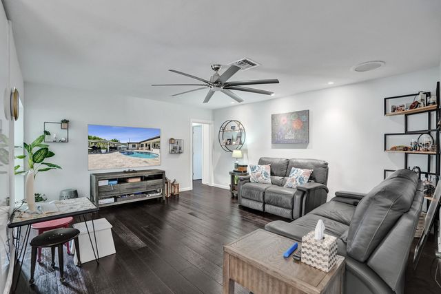 820 SE 6TH Avenue, Pompano Beach, FL 33060