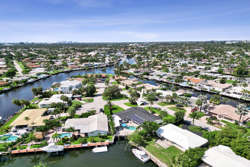 820 SE 6TH Avenue, Pompano Beach, FL 33060
