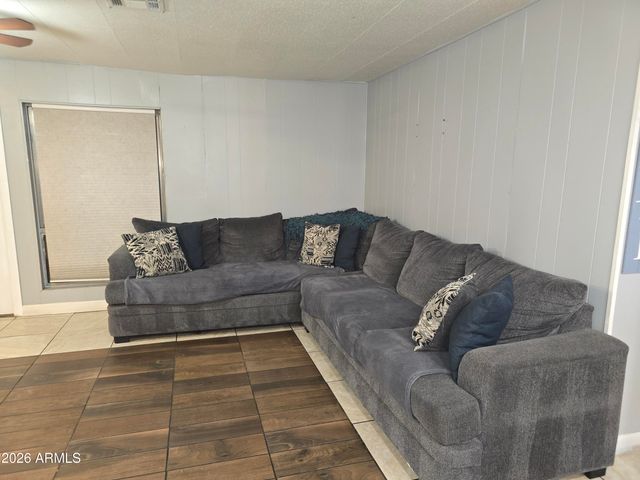 428 N 68th Avenue 233, Phoenix, AZ 85043