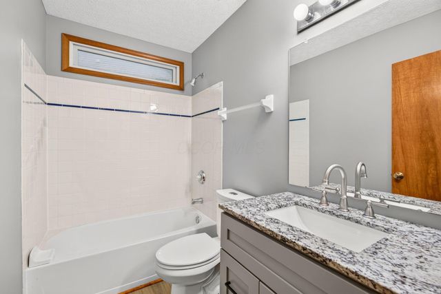 699 Scioto Meadows Boulevard, Grove City, OH 43123
