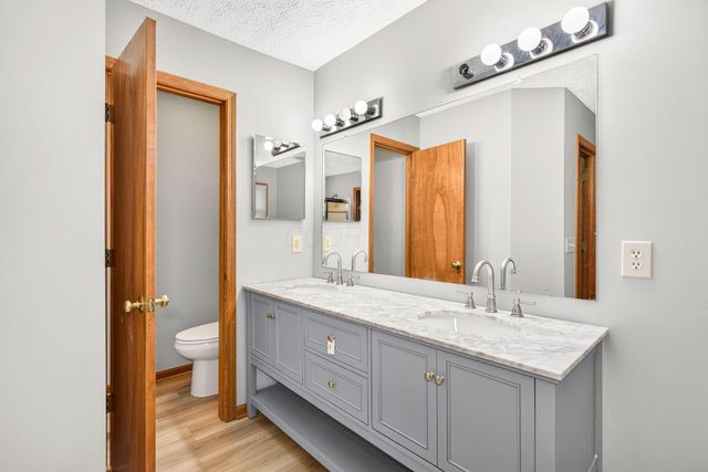 699 Scioto Meadows Boulevard, Grove City, OH 43123