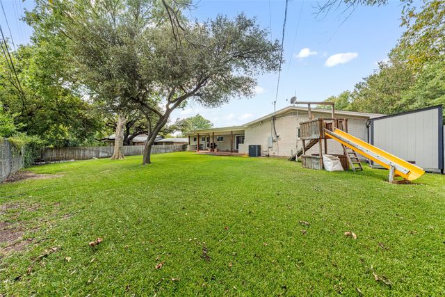 1701 Royal Oaks Drive, Waco, TX 76710